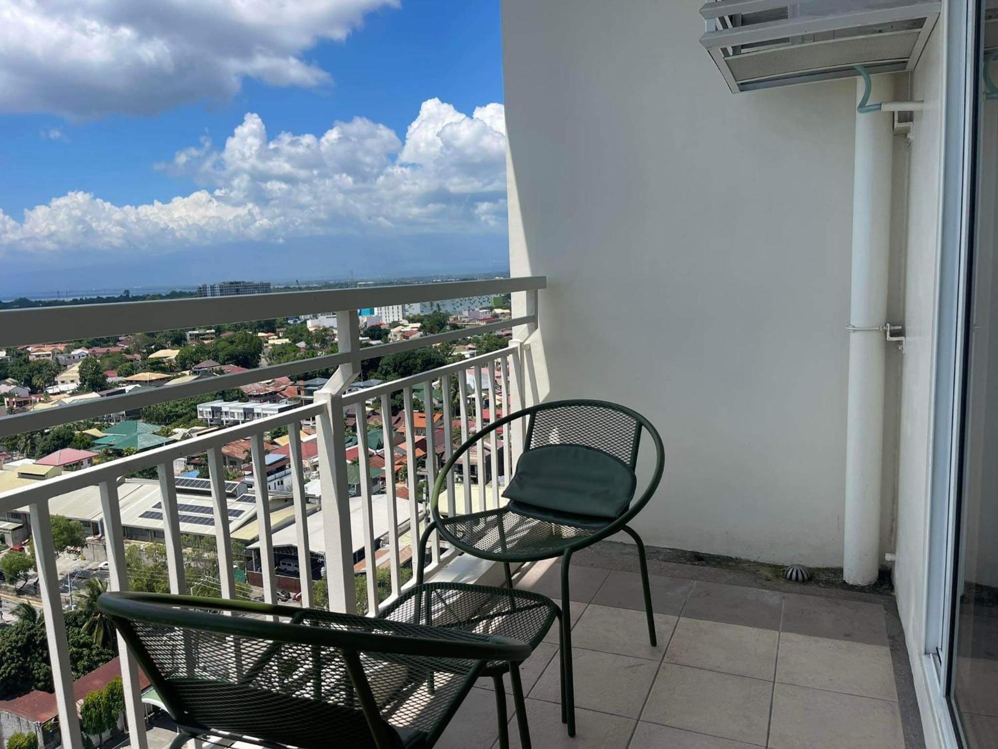 Verdon Parc Davao City With Balcony By Darpm Kültér fotó
