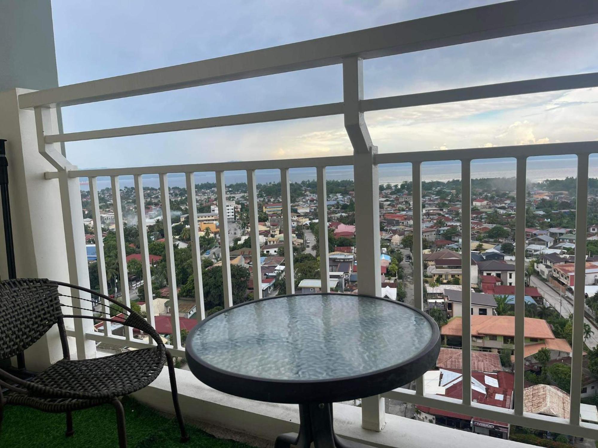 Verdon Parc Davao City With Balcony By Darpm Kültér fotó